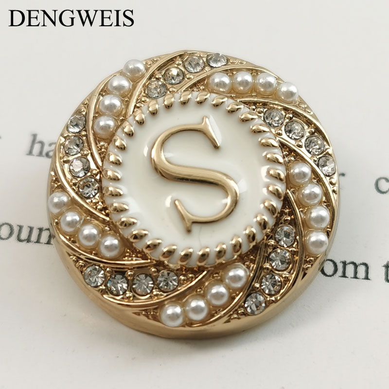 Women Accessories In English - ตัวอักษรภาษาอังกฤษ S รอบปุ่มโลหะทองสําหรับเสื้อผ้าเพิร์ล Rhinestone ตกแต่งผู้หญิงเสื้อเย็บอุปกรณ์เสริม Designer