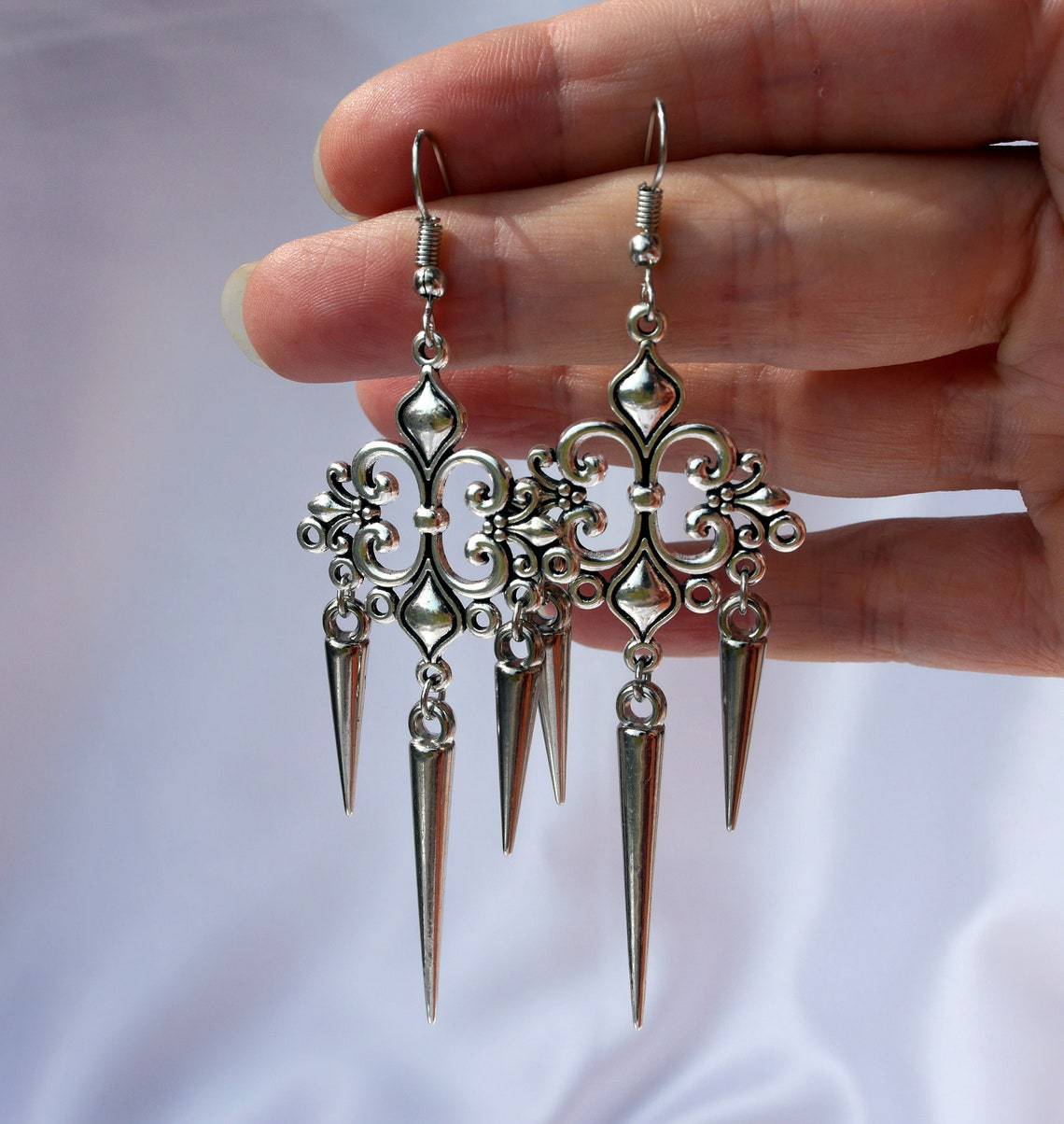 ต่างหูแบบพังก์ริเวทสำหรับผู้หญ - Women'S Victorian Accessories บทวิจารณ์และราคา